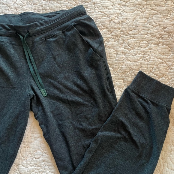 lululemon athletica Pants - Lululemon Dark Blue/Gray Joggers EUC